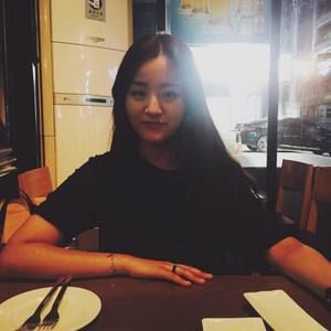 Meet your Posher, Julia